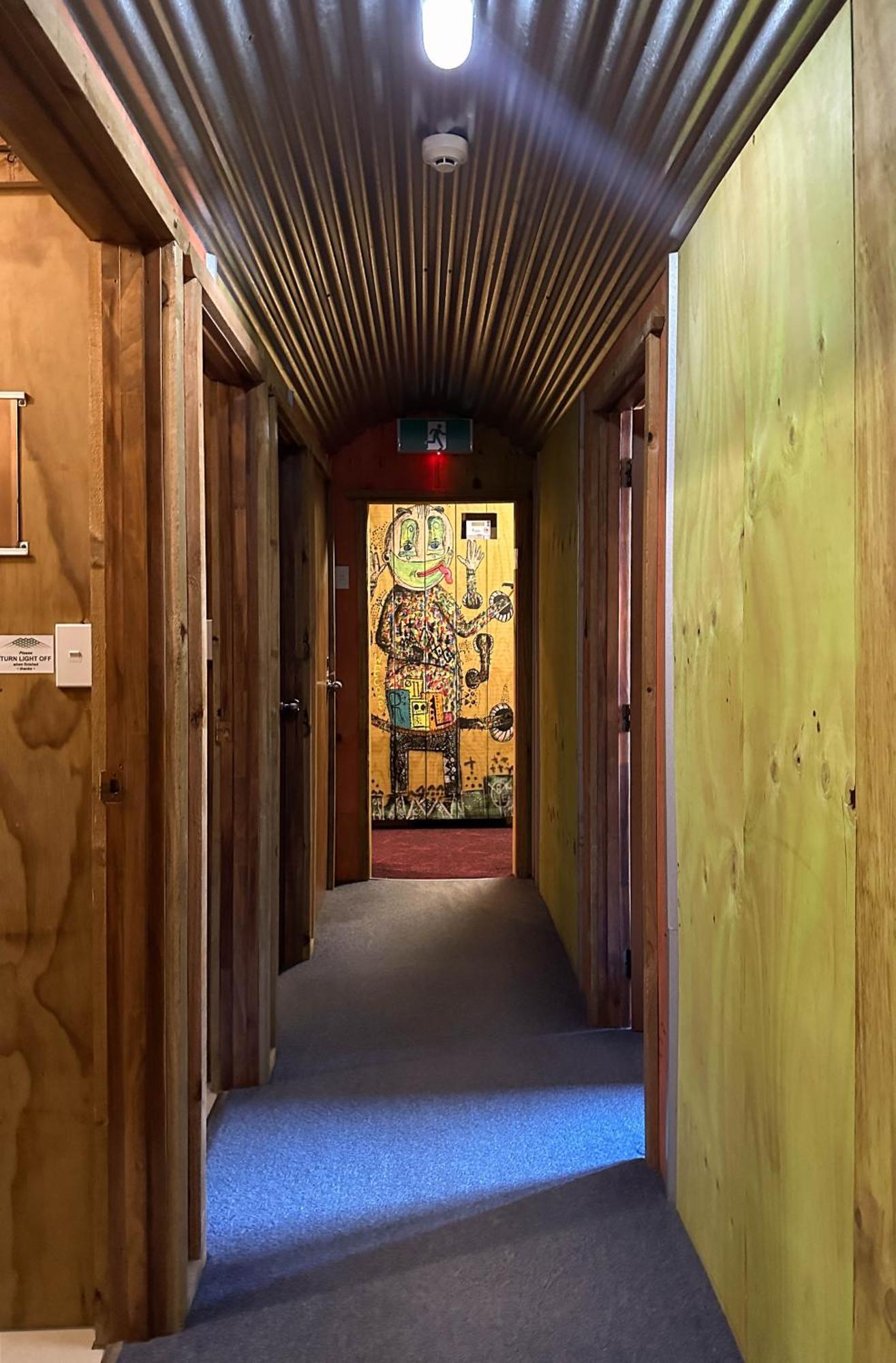 The Crossing Lodge & Backpackers Erua Bagian luar foto