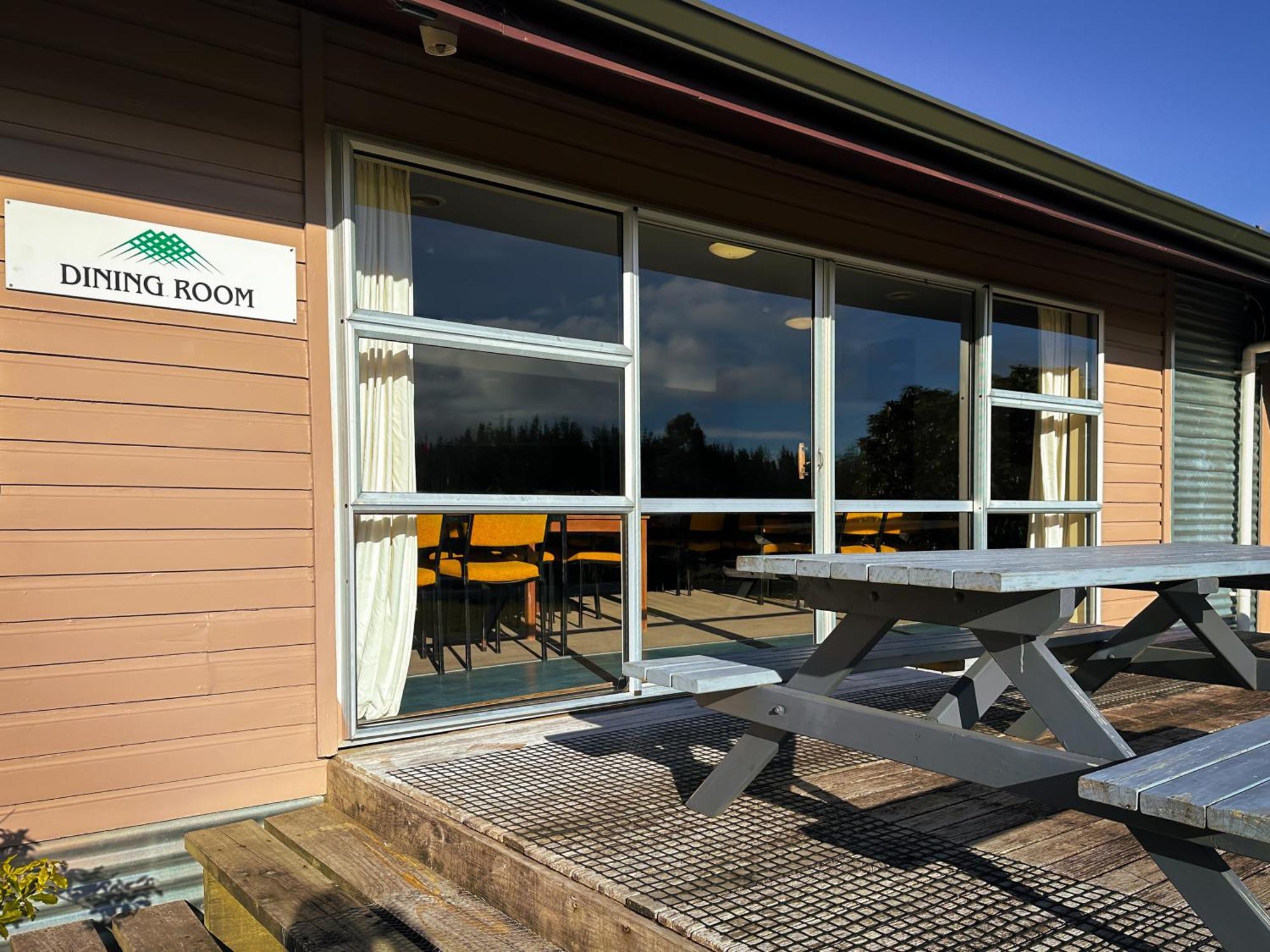 The Crossing Lodge & Backpackers Erua Bagian luar foto