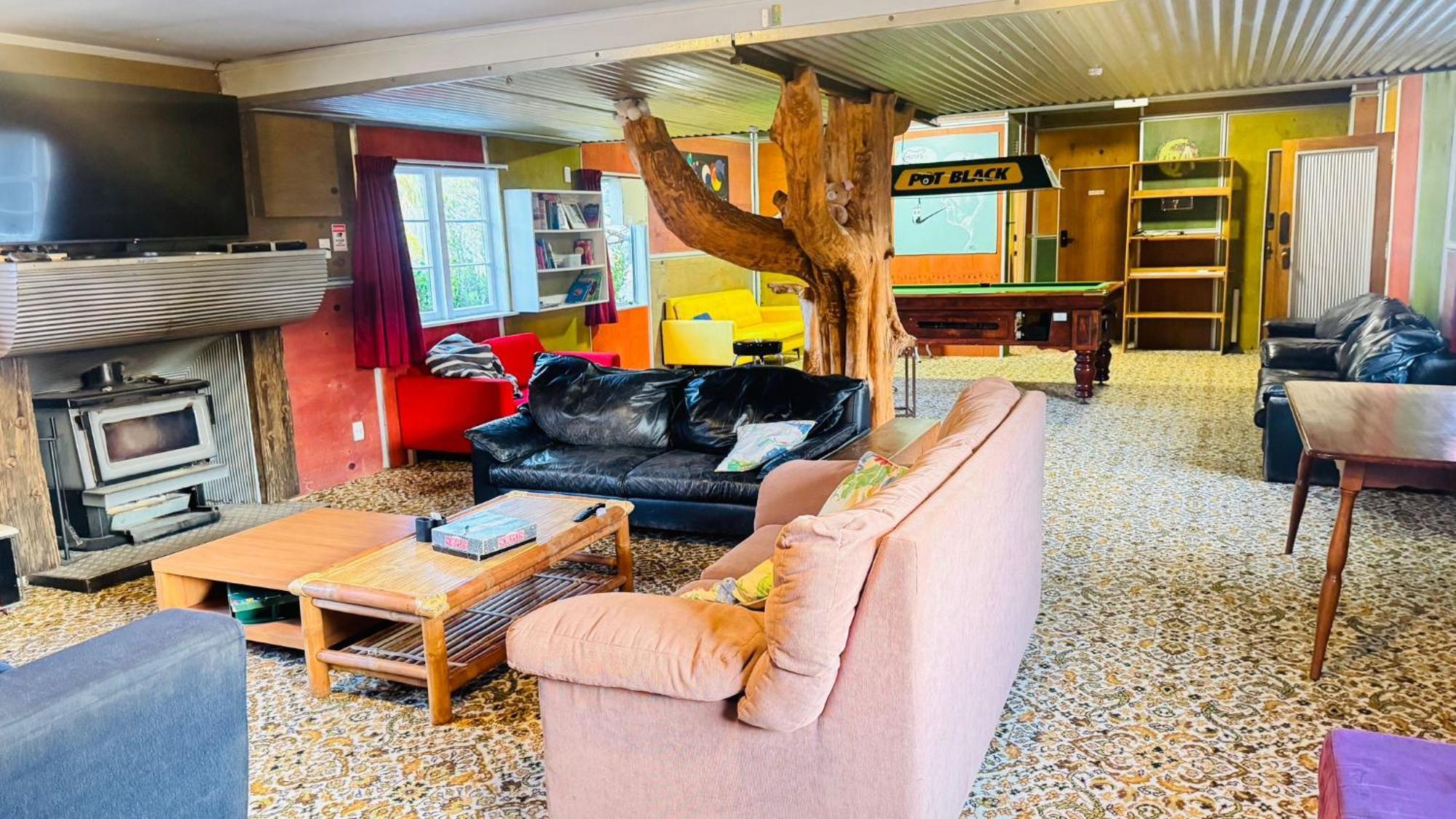 The Crossing Lodge & Backpackers Erua Bagian luar foto